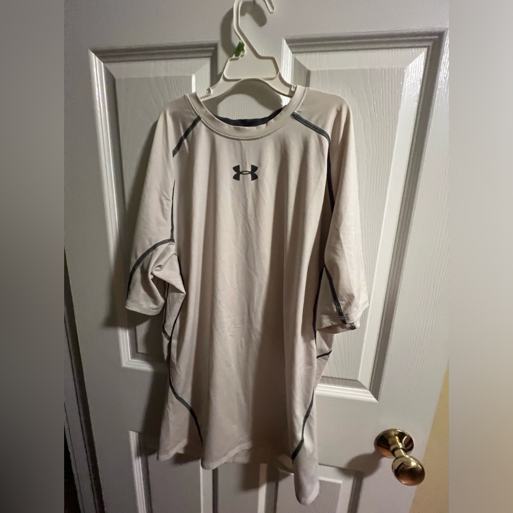 Under armour white mens xl
C1